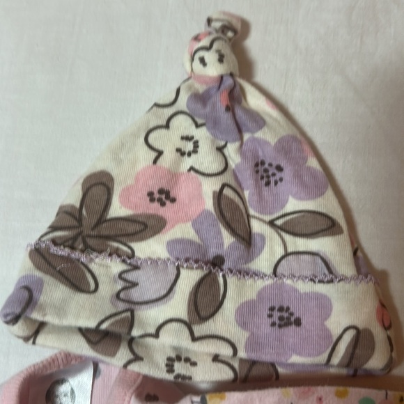 Gerber - Pink Floral Newborn baby One Piece Sleeper with Hat - Picture 5 of 5